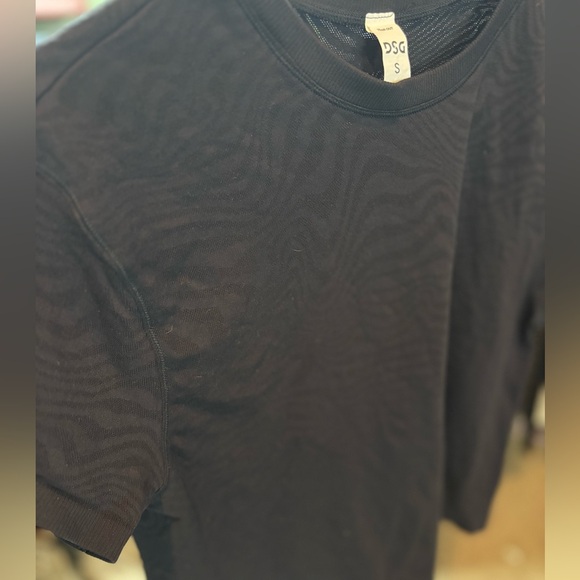 DSG Essential Black Tee - Picture 2 of 4